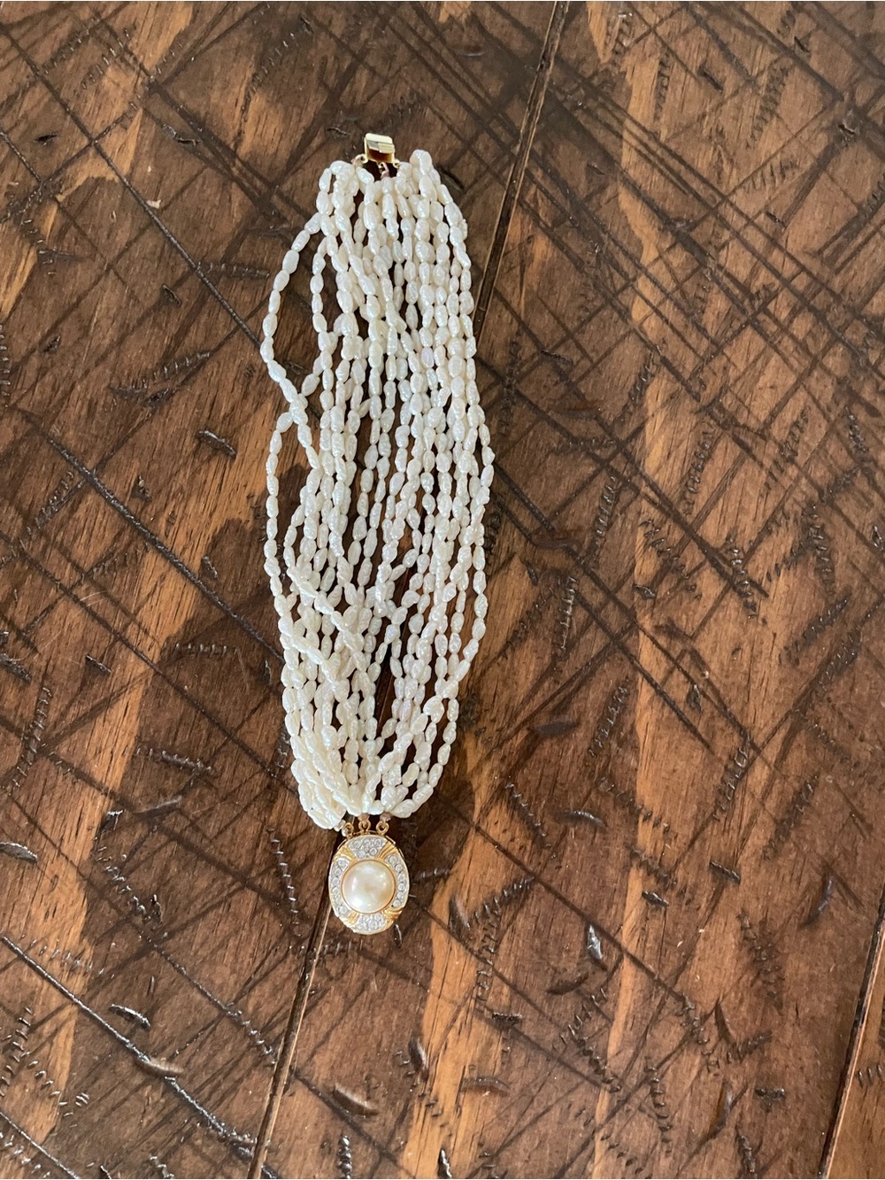 Multi-Strand Cream Pearl Bracelet with Gold Clasp - Picture 3 of 3